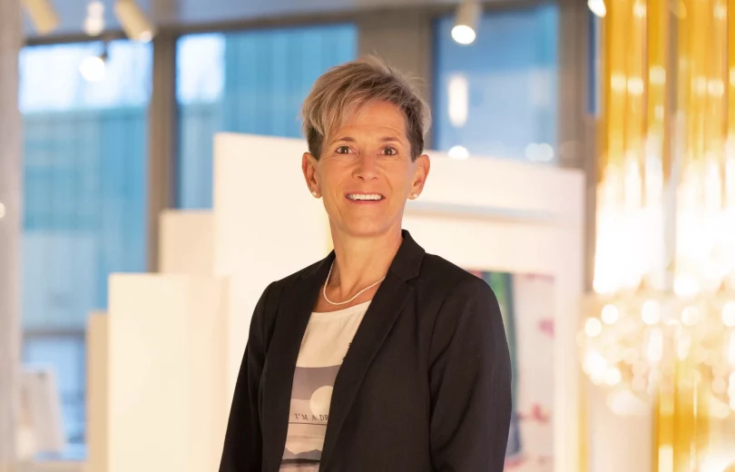 Andrea Gähwiler ist für die Buchhaltung & Finanzen im Auktionshaus Rapp zuständig