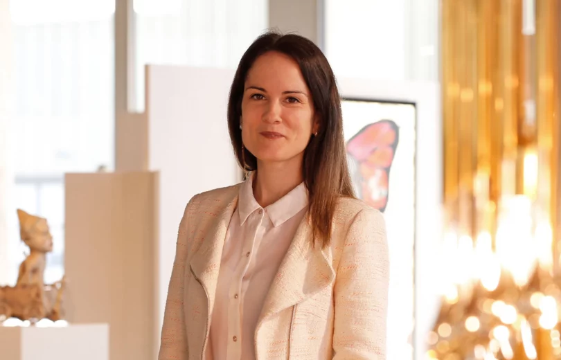 Ilona Würgler ist die Teamleiterin der Grafik & Marketing Abteilung vom Auktionshaus Rapp